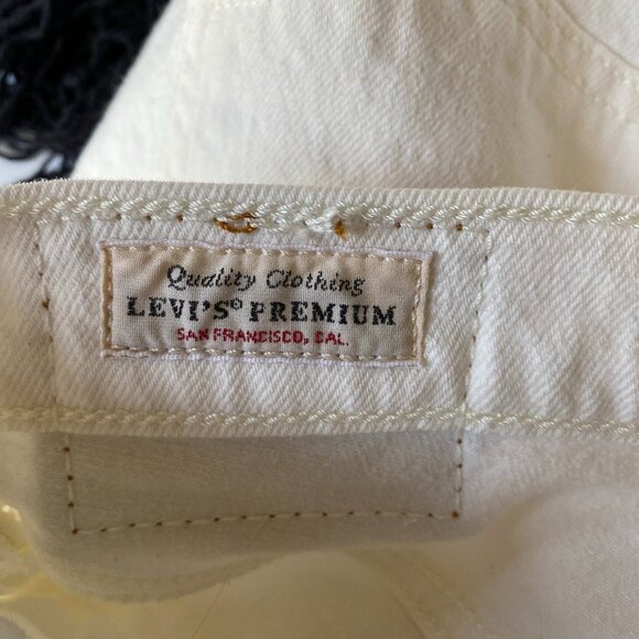 Levi’s Ribcage Straight Ankle White Jeans Button Fly Boho Coastal Vacation Sz 28 - Picture 14 of 16